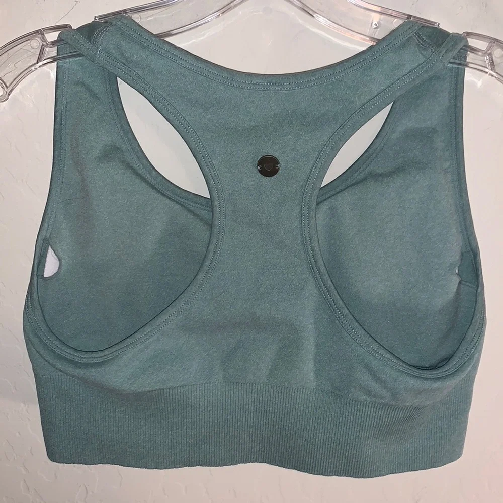 LOVE FITNESS BRAND NEW SIZE MEDIUM TWO PIECE MATCHING ATHLETIC SET